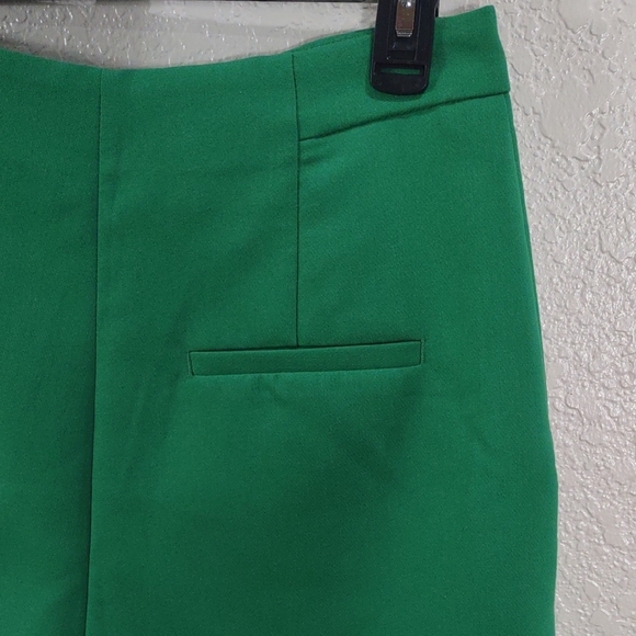 ZARA High Waisted Green Women's Shorts with Button Detail - Picture 6 of 16